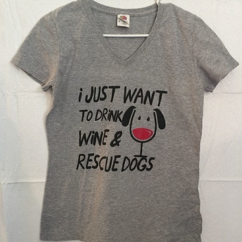 New! No Tag! Graphic V Neck Tee